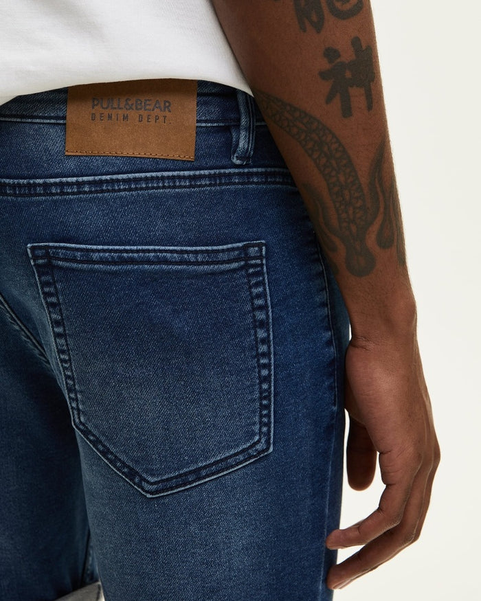 Pull&bear BASIC DENIM BERMUDA SHORTS WITH ROLLED-UP HEMS DARK BLUE